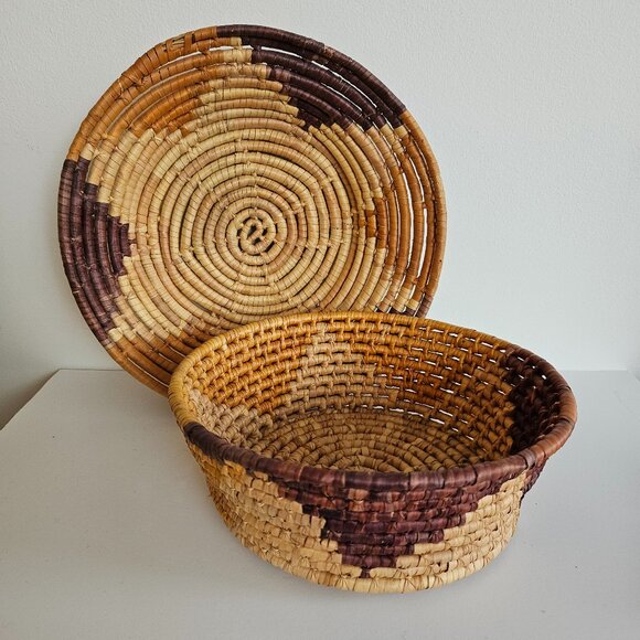 Coil Wrap Rafia Woven baskets Southwest style gallery wall hanging 3D set of 2 - Picture 1 of 7
